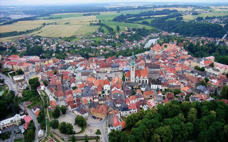 Rekonstrukce kanalizace v Táboře odhalila pohřebiště z 15. století