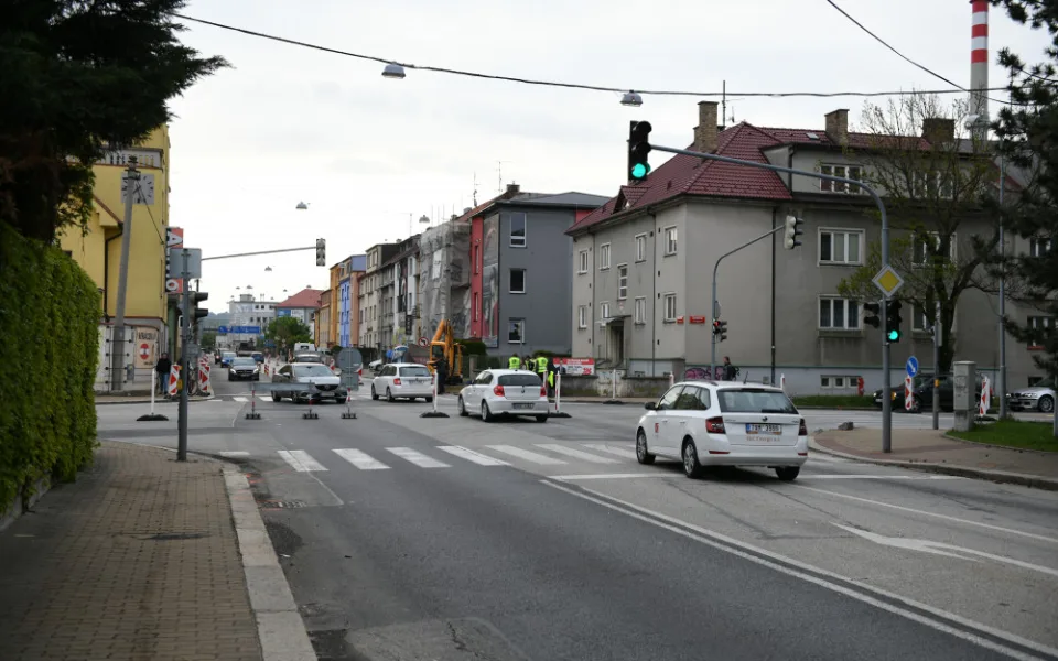 Uzavírka Mánesovky