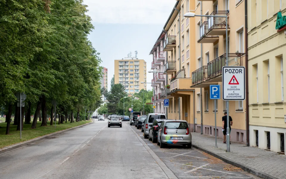 Modré zóny se rozšíří na Pražské předměstí od listopadu. První dva měsíce budou zdarma