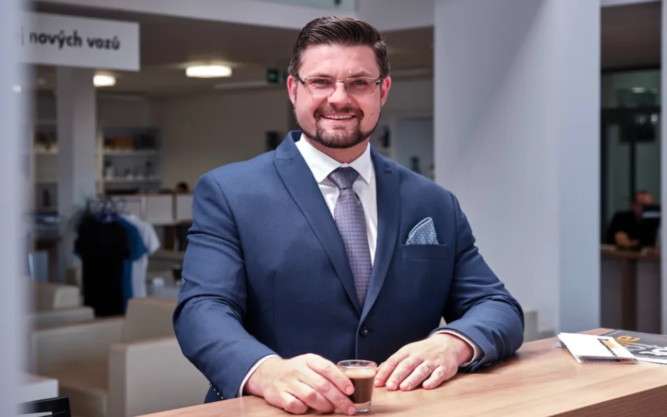 Jsme tu pro všechny, co chtějí nové auto, kvalitní autoservis a služby, říká ředitel CB Auto František Fišer