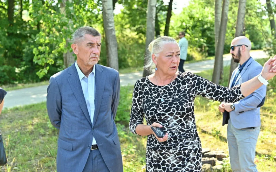 Andrej Babiš se starostkou Cehnic Helenou Sosnovou.