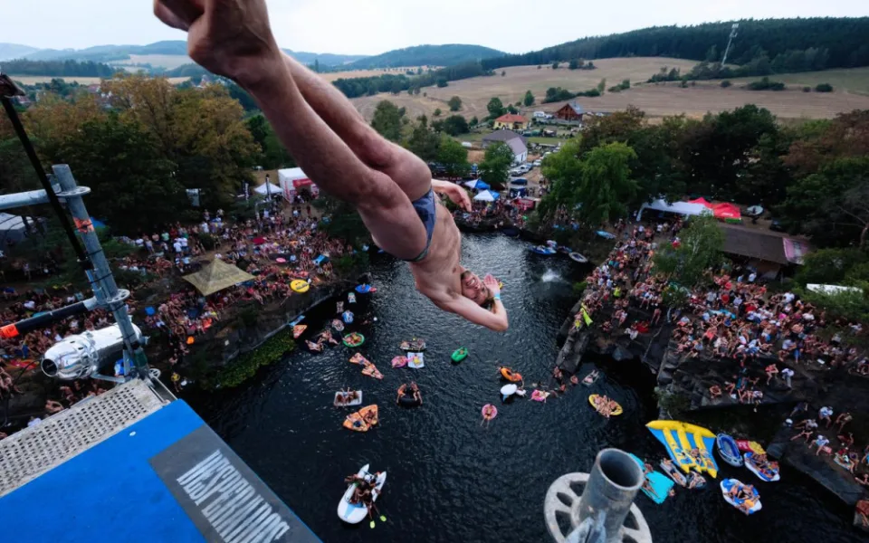 Budějckého bazénu bychom si měli vážit, říká exrémní skokan Bílý před Highjumpem