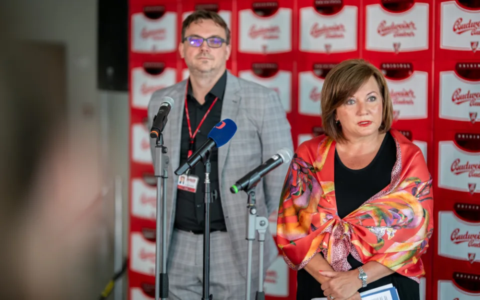Ředitel Budvaru Petr Dvořák spolu s ministryní  financí Alenou Schillerovou