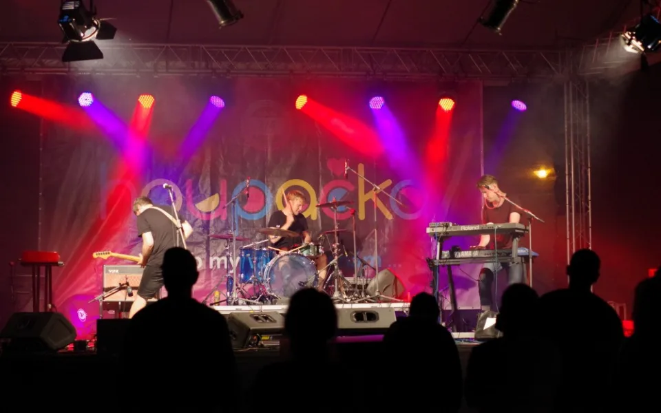 Spolek 2/4  připravuje již 7. ročník charitativního a multižánrového festivalu „HOUPAČKA 2019...aneb my vám-vy nám“.