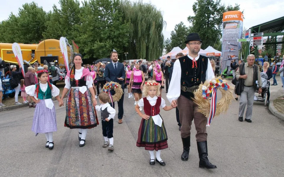 Země živitelka s podtitulem Výzvy českého zemědělství je tady. Nabídne tradiční program i novinky