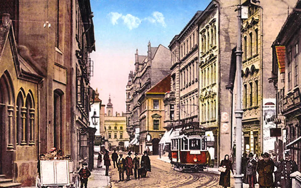 Pohled do Vídeňské směrem k náměstí, dnes ulice Karla IV.