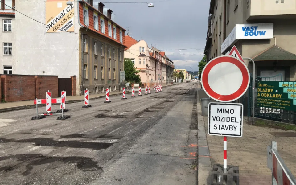 Rekonstrukce Mánesovky by měla skončit o měsíc dřív