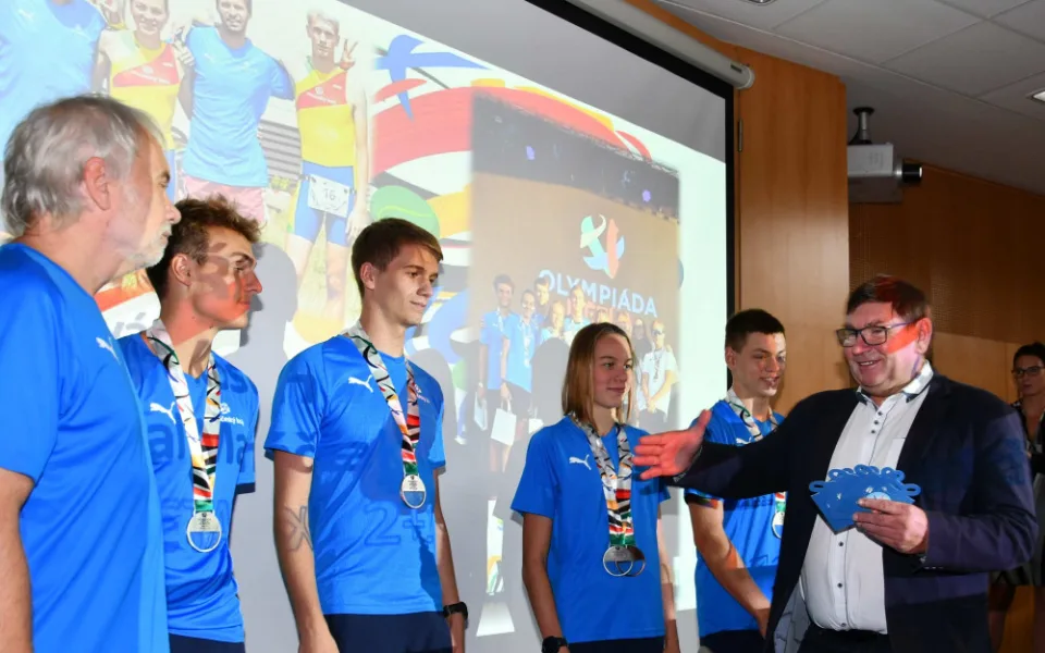 Náměstci hejtmanky poblahopřáli jihočeským sportovcům za devátou letní olympiádu dětí a mládeže