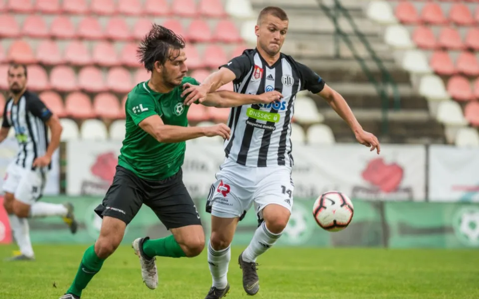 Slovan po třech zápasech opět naplno bodoval. Budějckému Dynamu nastřílel čtyři branky