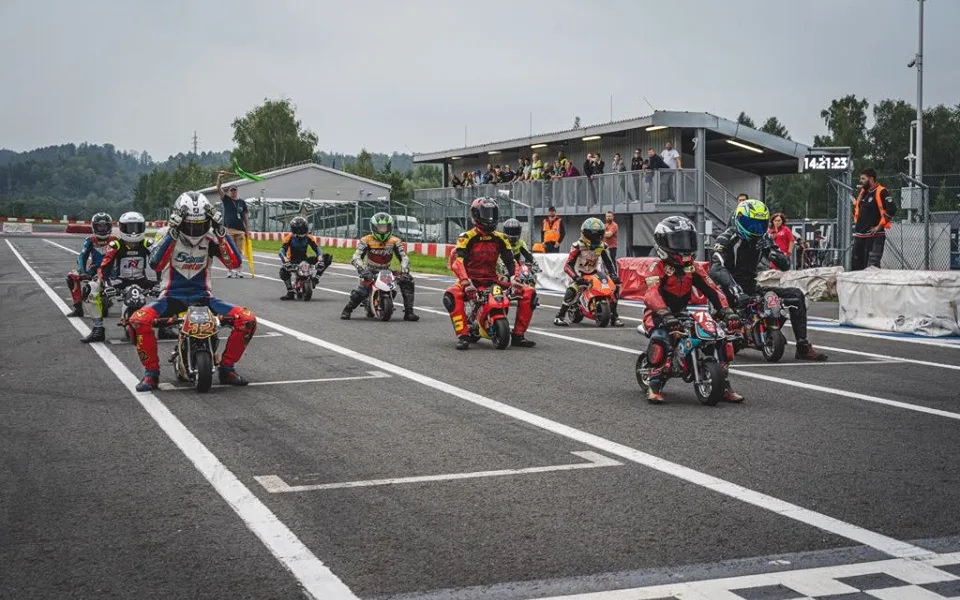 Miniracing jde do finále, v Budějcích se dnes pojedou poslední závody