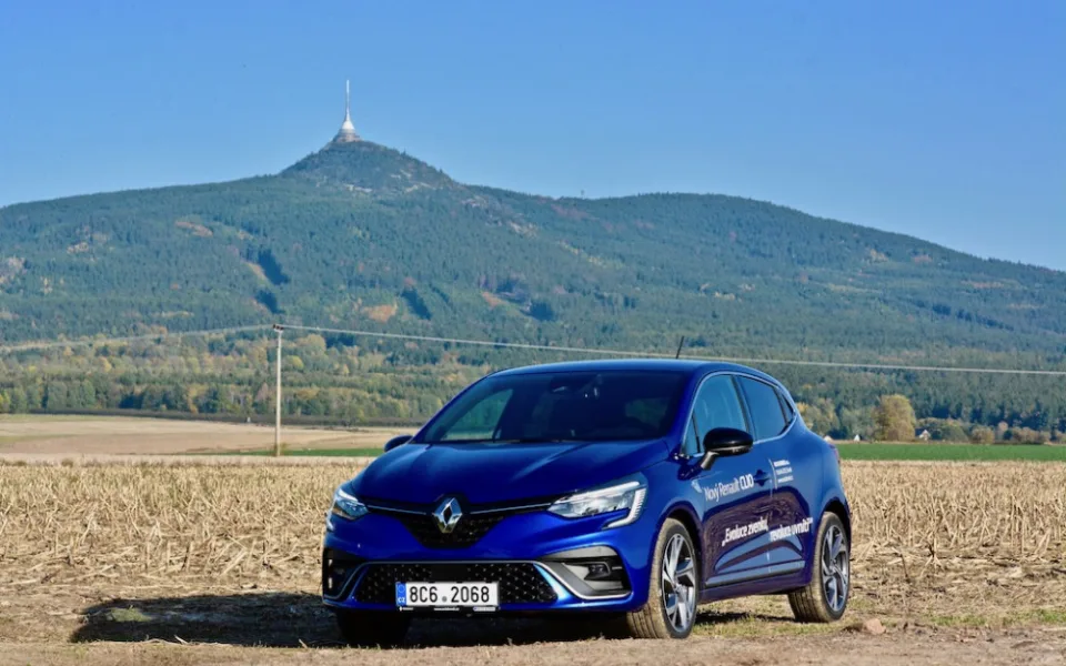 Kompaktní i svižné. Pátá generace Renaultu Clio osloví i sportovně naladěné zájemce.
