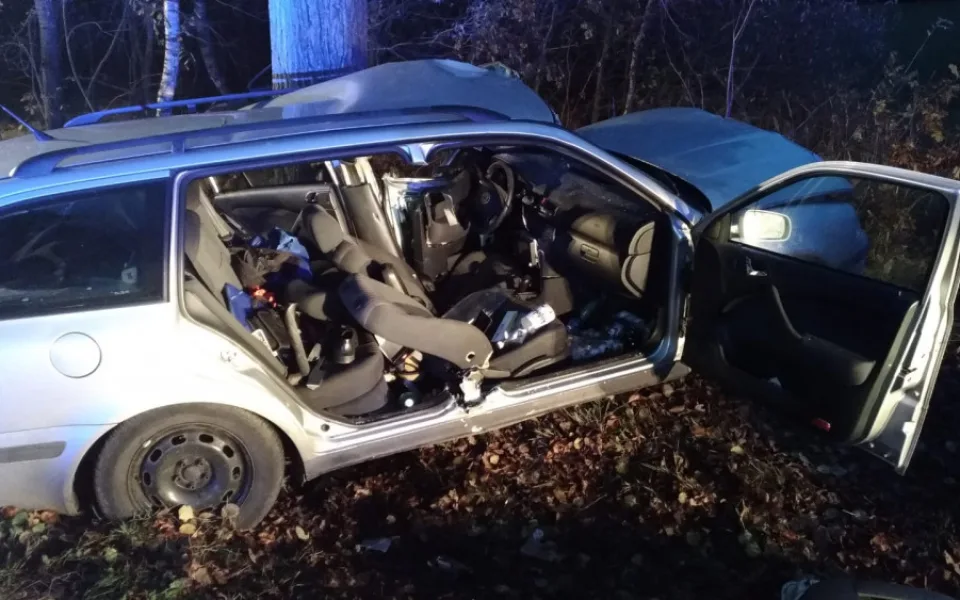 Při vážné nehodě na Táborsku zůstal v autě zaklíněny řidič