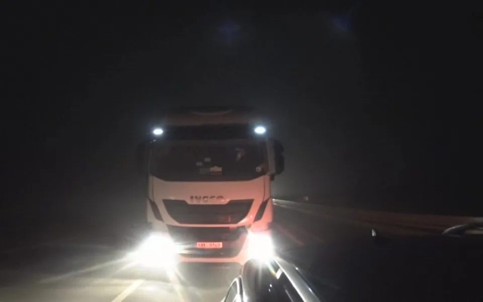 Kamion najížděl na osobák, videem se už zabývá policie