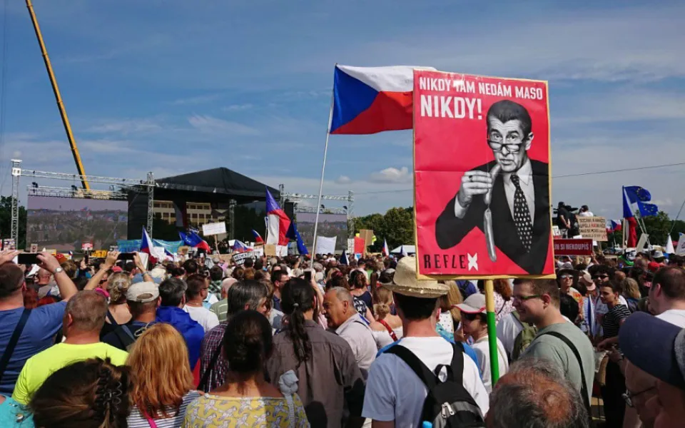 Demonstrace 23. června na Letné