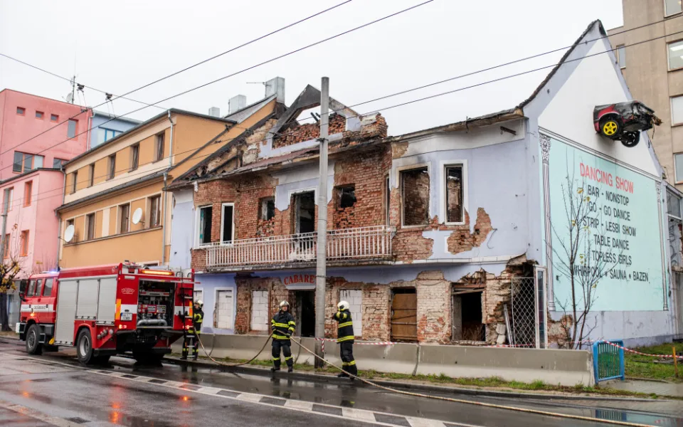 Požár bývalého Cabaretu způsobil škodu za milion.
