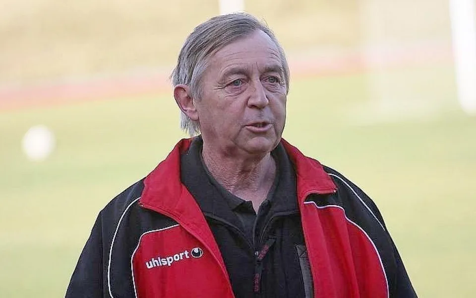 Fotbalové řady navždy opustil Karel Švarc. Trénoval Latku a vytáhl Novou Ves