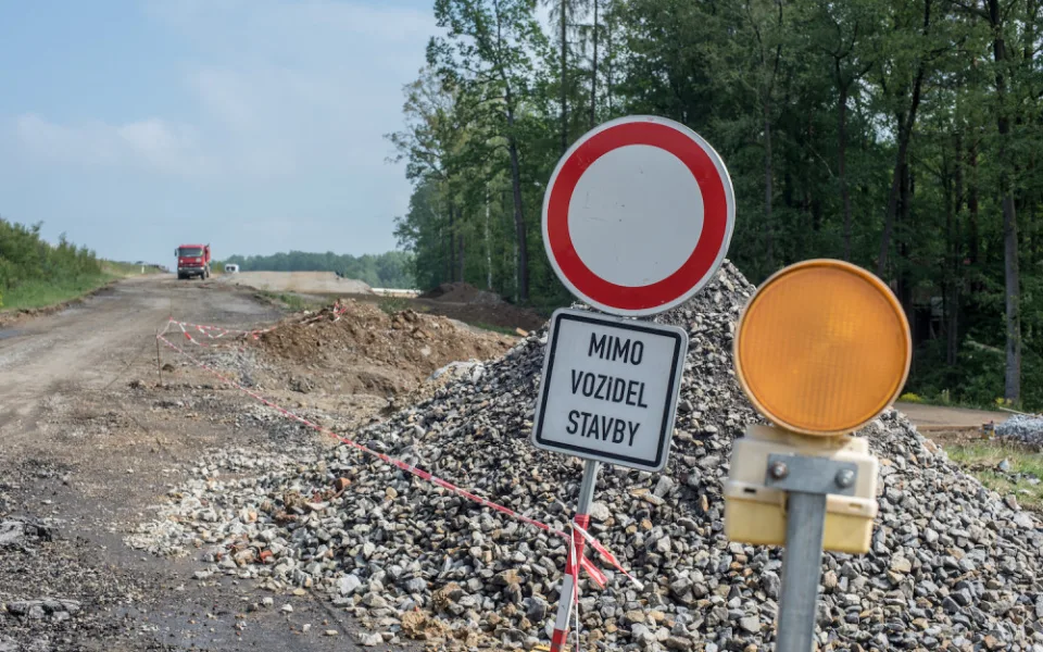 DOPRAVNÍ INFO: Omezení čeká na řidiče hlavně na Českobudějovicku a Jindřichohradecku