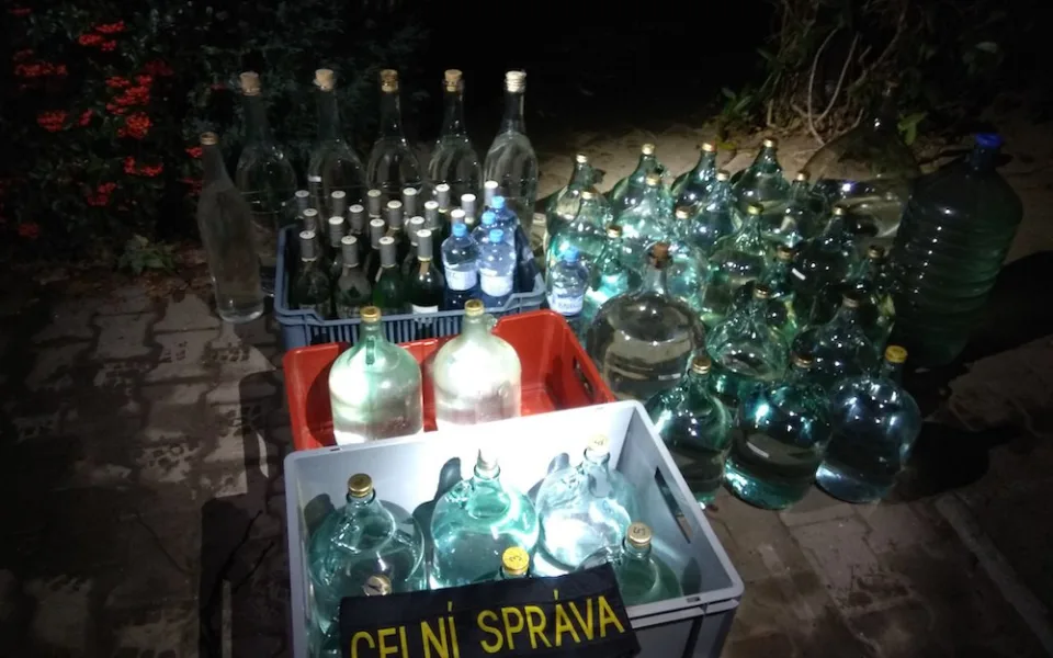 2019-12-30-941Nelegální pálenice2