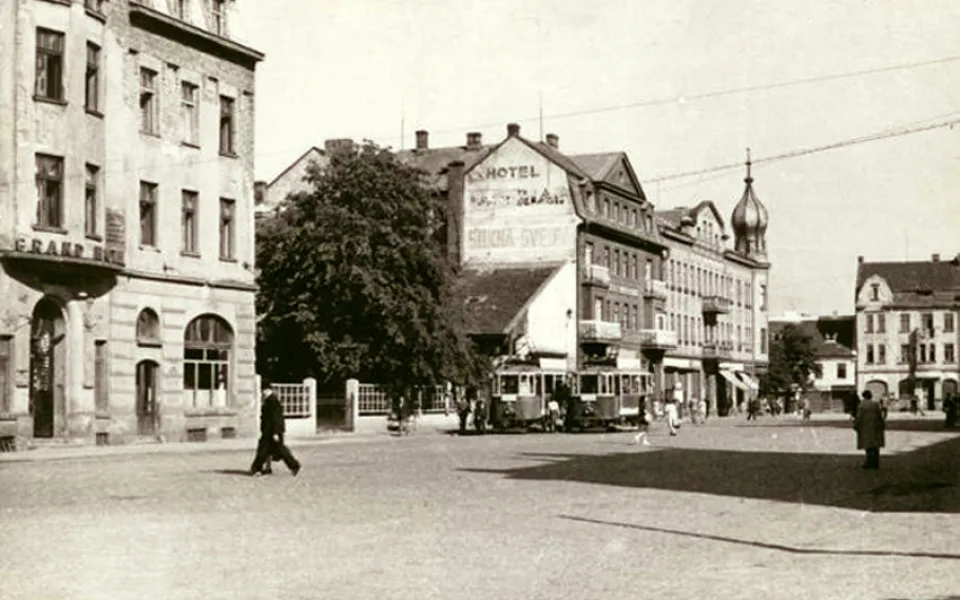 Nadrazni hneda