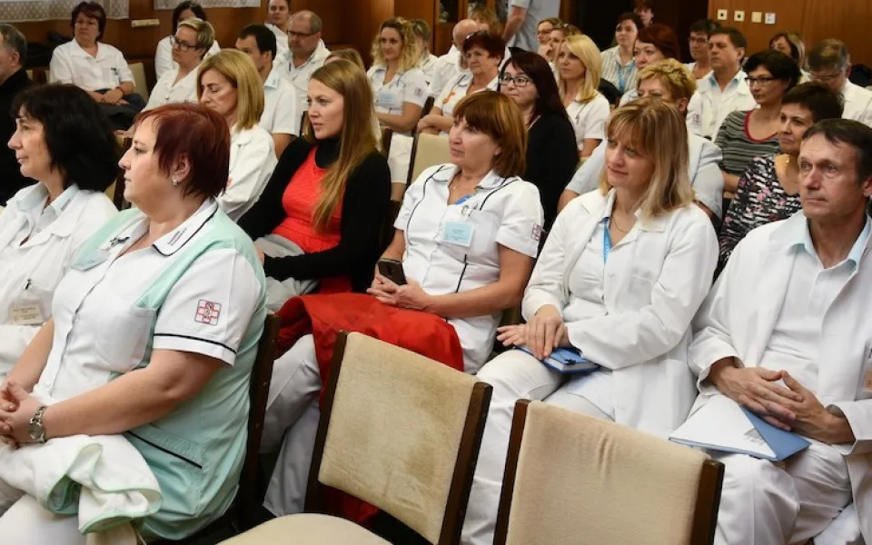 Strakonická nemocnice získala nové lůžko pro jednotku intenzivní péče