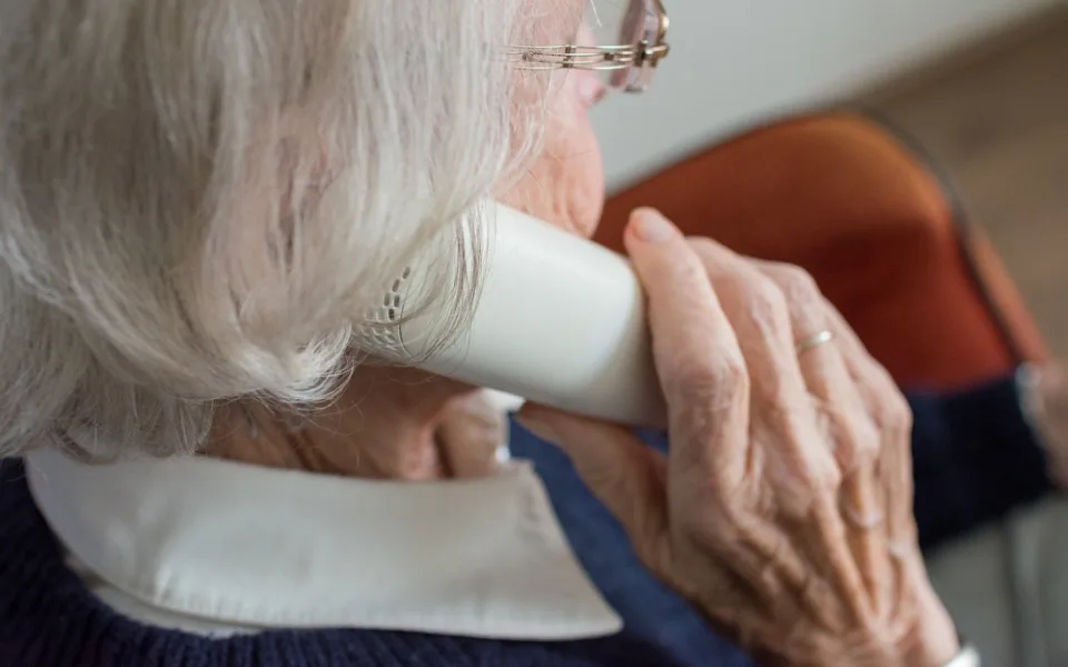 Podvodník v Táboře okradl další seniorku, vypadal prý jako Švejk