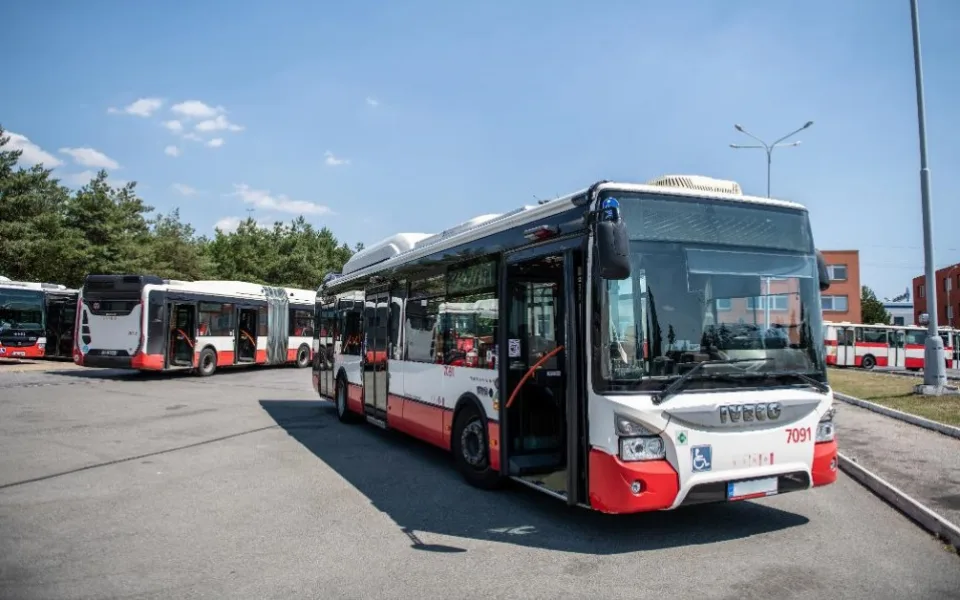 Brňáci vymysleli unikát. Město křižoval autobus poháněný našimi výkaly