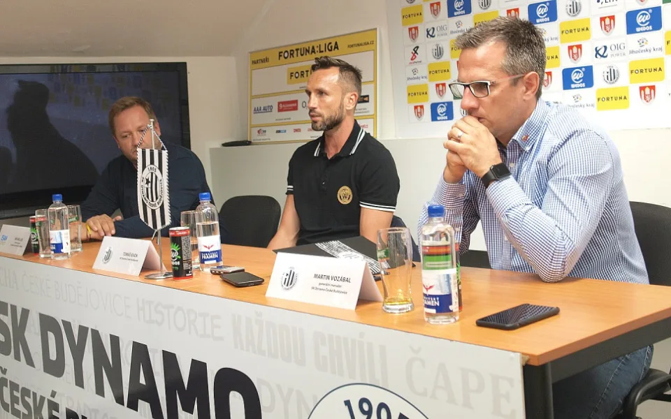 Tomáš Sivok (uprostřed).