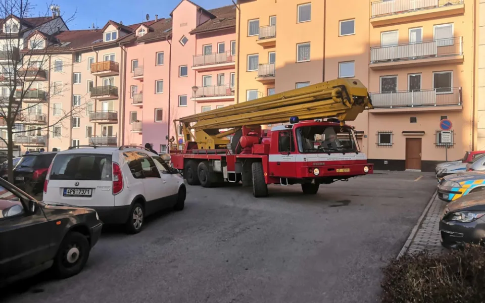 Policisté a hasiči testovali průjezdnost ulic pro záchranné složky