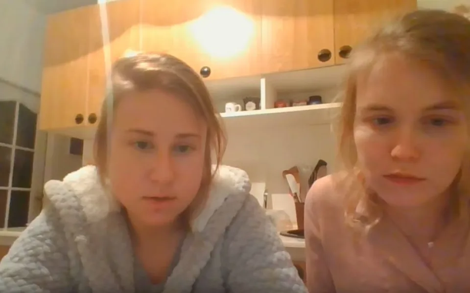 Doktorka mi řekla, že mám koronavirus. Podívejte se na výpověď dvou nakažených