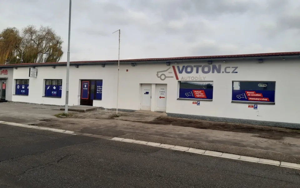 Improvizace obchodu s autodíly