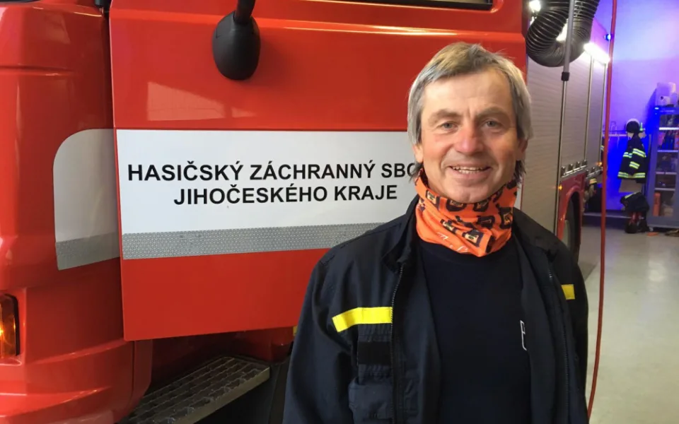 VIDEO: Poslední zahoukání pro Vladimíra Koláře, profesionální hasič sloužil v Budějcích téměř 40 let