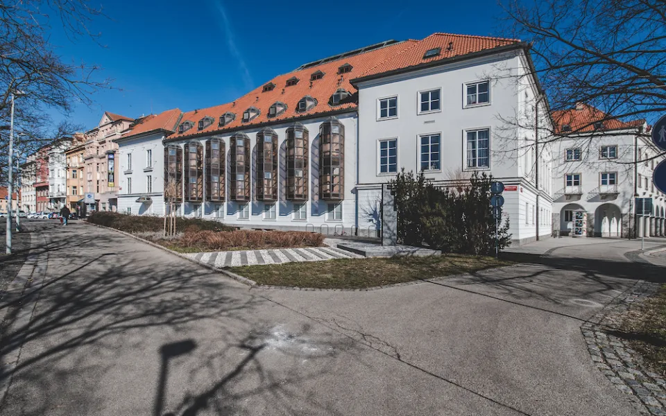 Část zaměstnanců Jihočeského divadla bude doma za plný plat