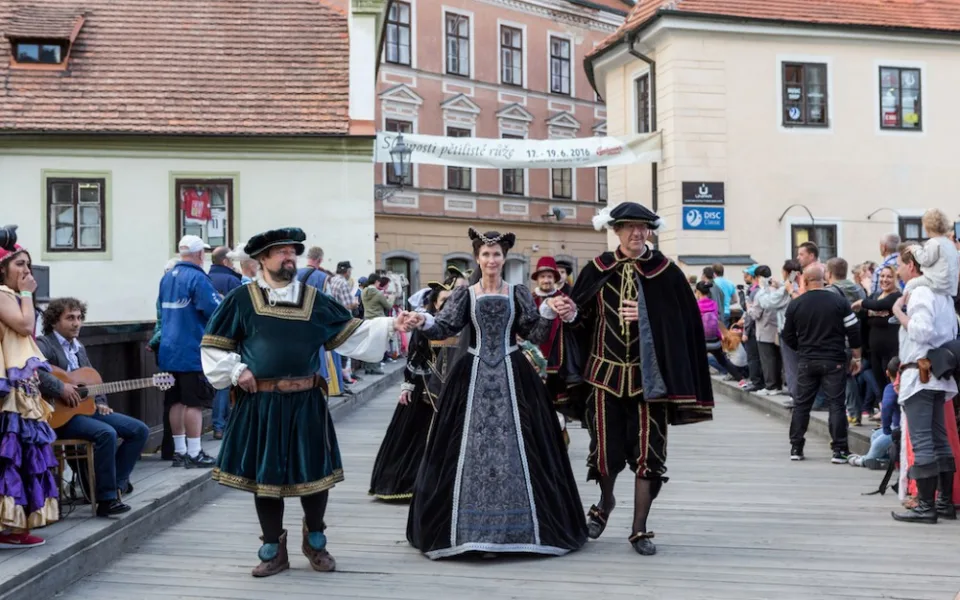 Krumlov zrušil kvůli koronaviru Slavnosti pětilisté růže