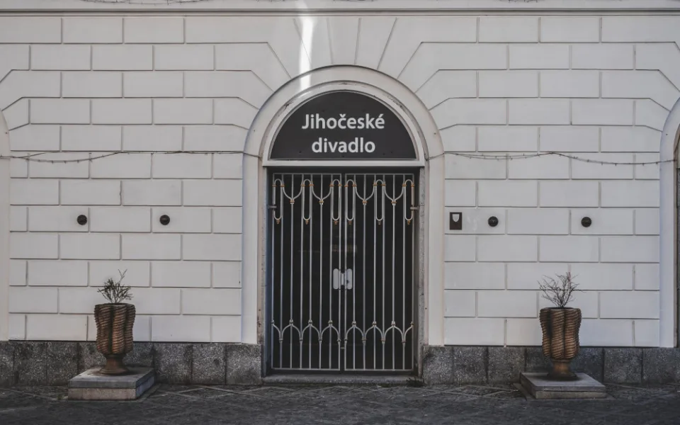 Jihočeská divadla začnou hrát v červnu, čekají na podmínky