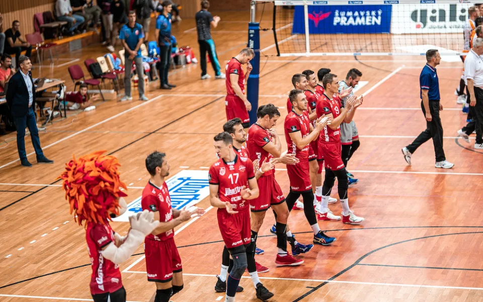 Dresy Jihostroje neoblečou v další sezóně čtyři hráči, tým zase začne pomalu trénovat