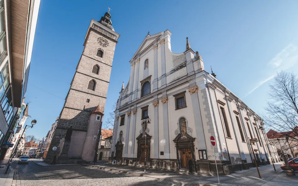 Černé věže se ujali řemeslníci. Chystají ji na otevření
