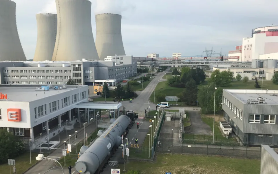 Temelín má za sebou největší transport za posledních dvacet let. Přepravované zařízení má pomoci zvýšit výkon