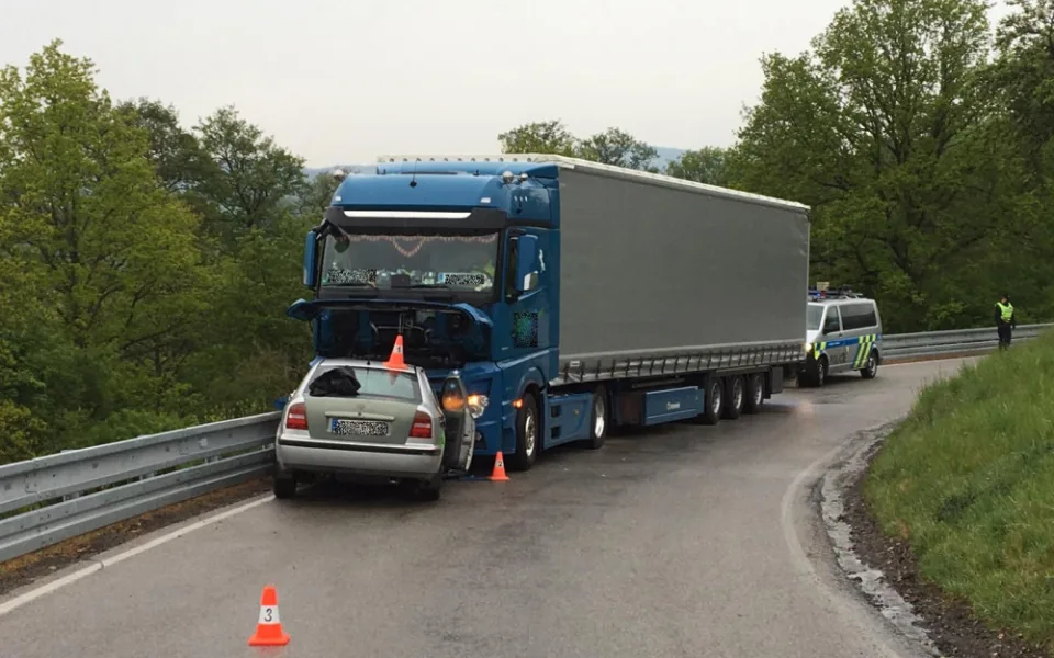 U vážné nehody na Strakonicku přistával záchranářský vrtulník, dva lidé se těžce zranili