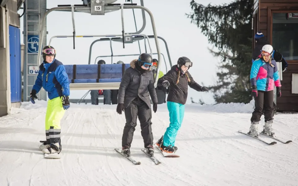 Skiareál na Lipně plánuje rozsáhlou modernizaci, proti jsou někteří lidé i krajský úřad