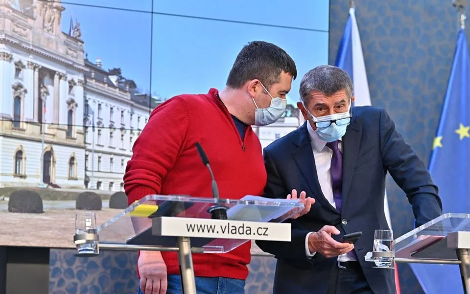 Hamáček navrhne otevření přechodů s Rakouskem a Německem