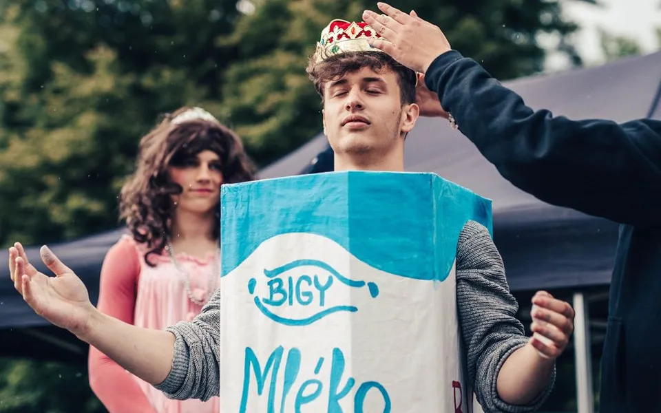 Budějovický Majáles vyvrcholil závěrečným průvodem. Králem se stal Jakub Vaculík