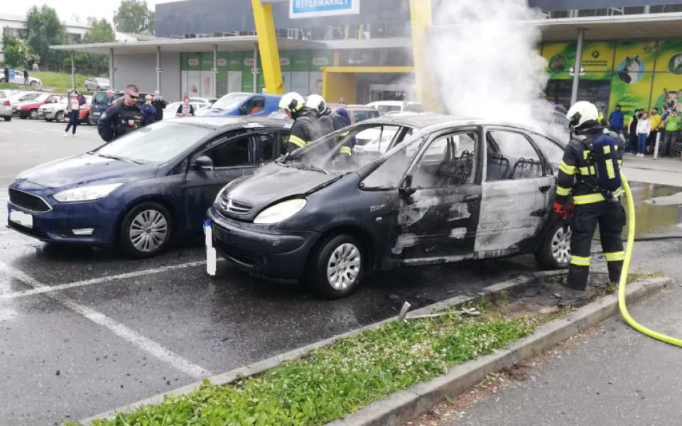 Požáry aut v Budějcích a Táboře způsobily škody za statisíce