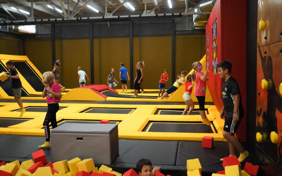 Jump&amp;Kids Aréna v Sezimově Ústí otevřela znovu svoje brány a s ještě lepšími atrakcemi