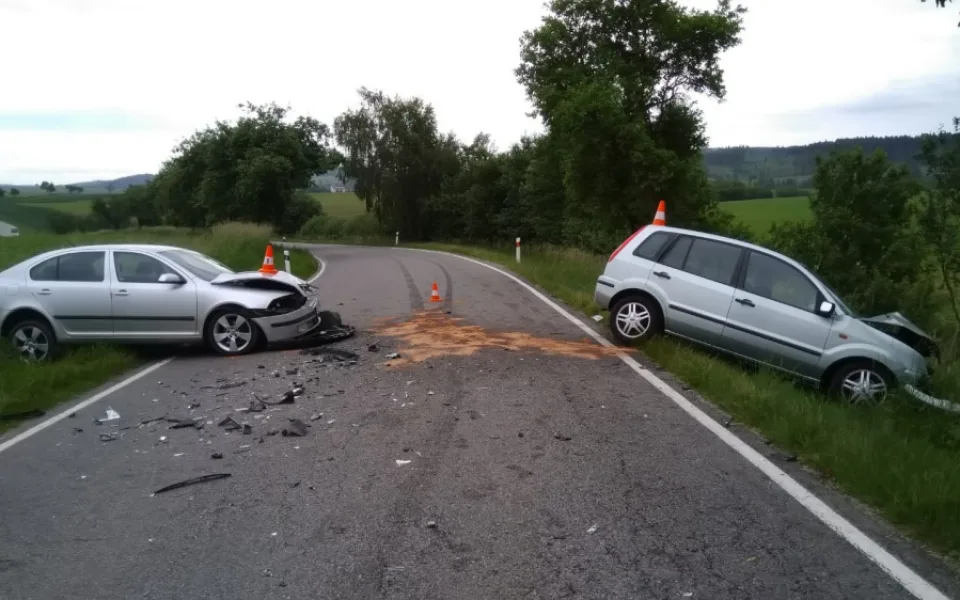Dvaapadesátiletá žena nepřežila čelní střet u Červeného Hrádku