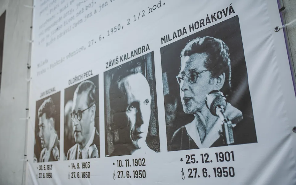 Milada Horáková nebyla jen pasivní obětí komunistického režimu, byla jeho aktivním odpůrcem, říká Jan Synek