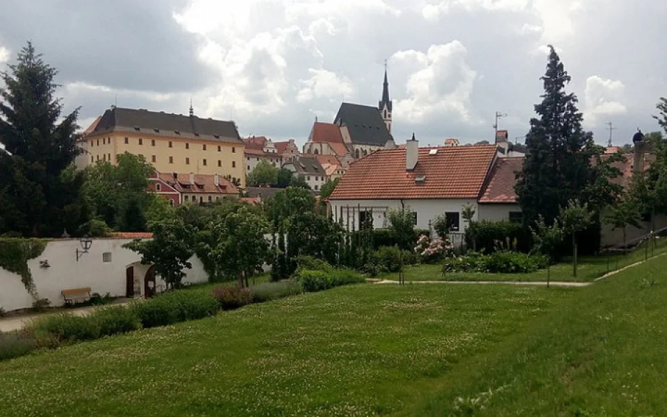 SOUTĚŽ: V krumlovské Klášterní zahradě zahraje Beata Hlavenková a Kapela snů