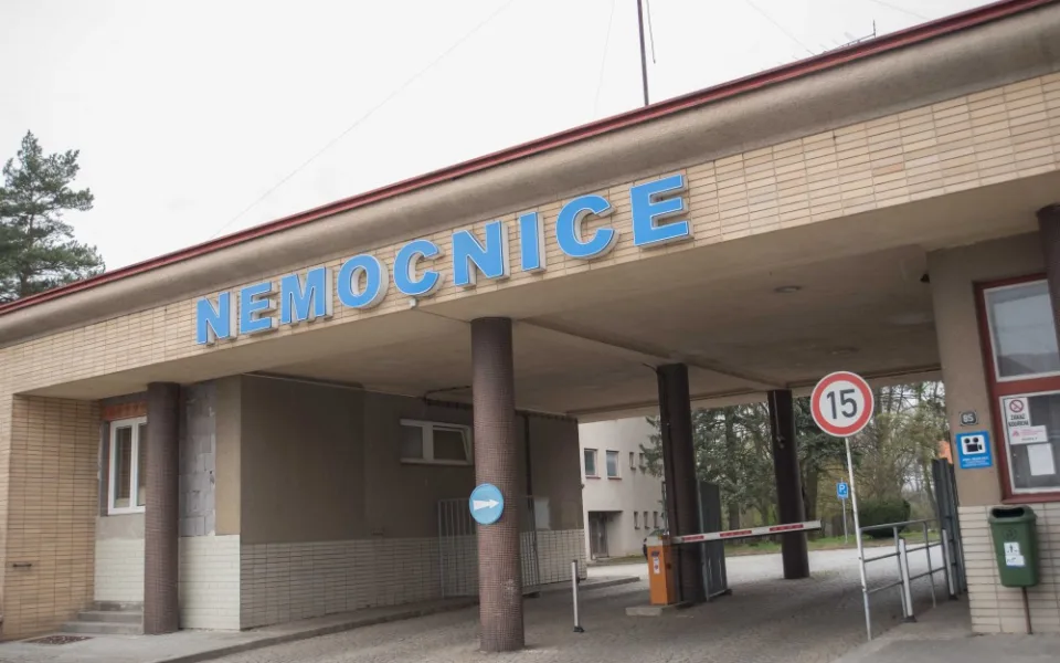 Dačická nemocnice zakázala kvůli koronaviru návštěvy