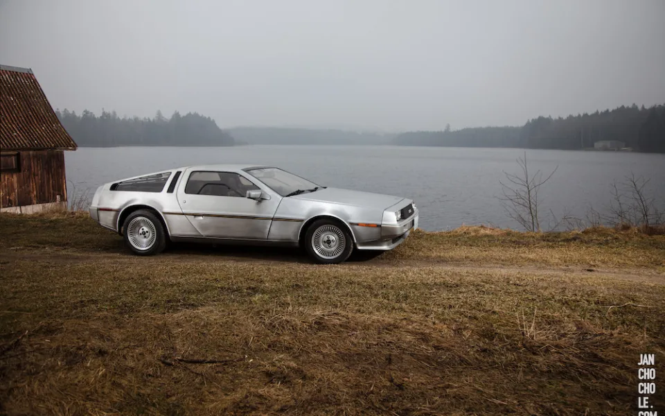 V Muzeu veteránů v Nové Bystřici vystavují unikátní DeLorean DMC-12. Letos nejspíš naposled