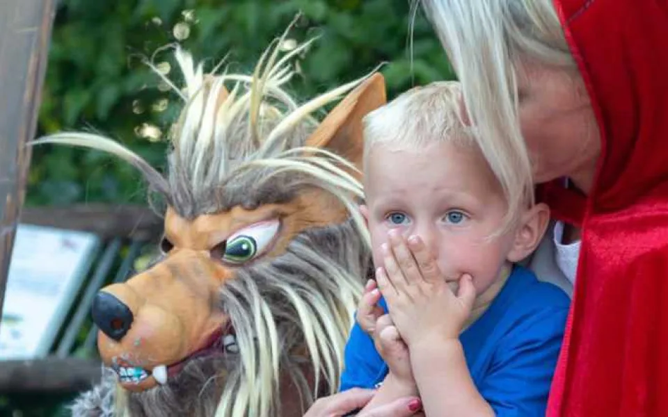 Zoo Hluboká opět chystá Večerní pohádkovou zoo. Šípková Růženka, lesní víly nebo loupežníci