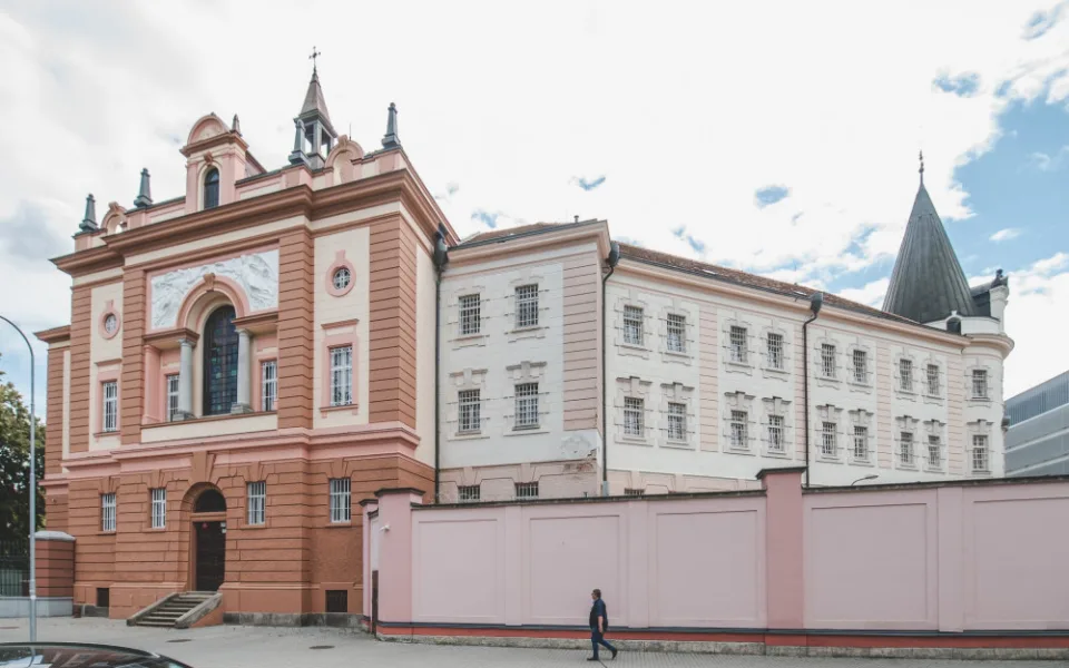 Věznice v Budějcích prochází rekonstrukcí. Vzniknou nové cely, knihovna i kulturní místnost